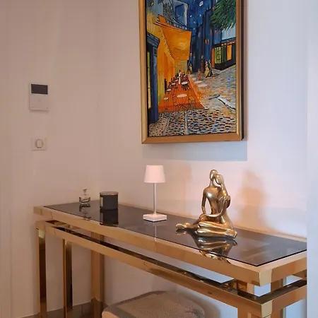Centre - Cavell - Walking Distance From Palais Des Festivals And - Free Parking - Perfect Location For Business And Holliday Cannes